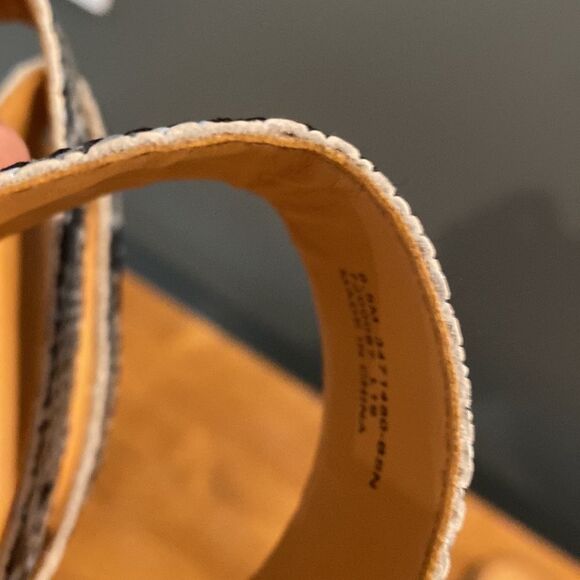 Frye & Co. Leather Evie 3 Band Slide Size 9 Never worn! - Picture 13 of 15